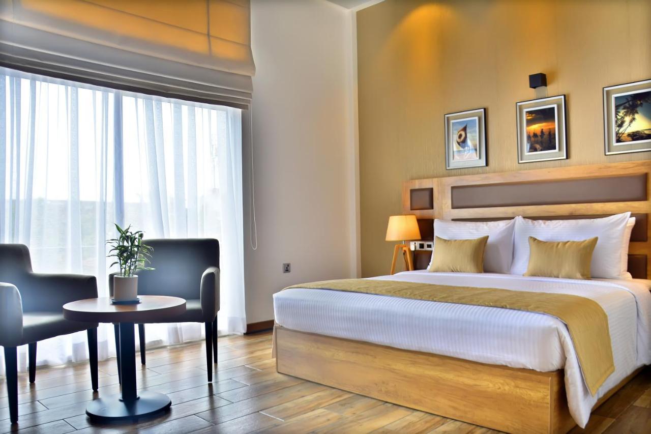 Belmont Boutique Hotel - Free Airport Shuttle Service เนกอมโบ ภายนอก รูปภาพ