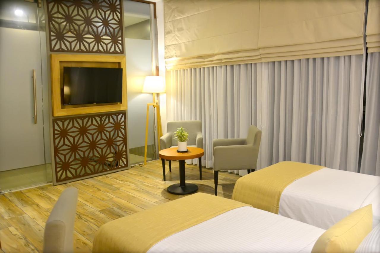 Belmont Boutique Hotel - Free Airport Shuttle Service เนกอมโบ ภายนอก รูปภาพ