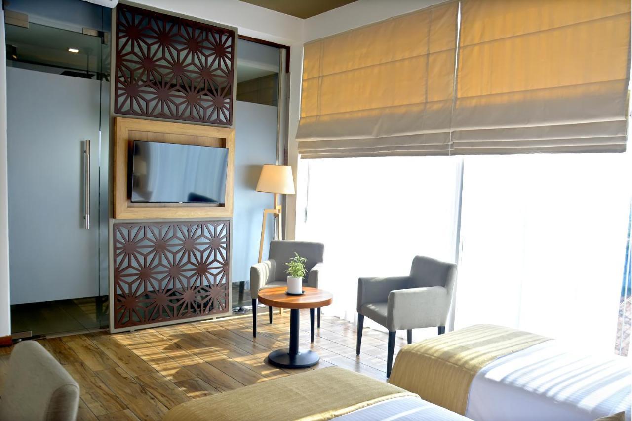 Belmont Boutique Hotel - Free Airport Shuttle Service เนกอมโบ ห้อง รูปภาพ